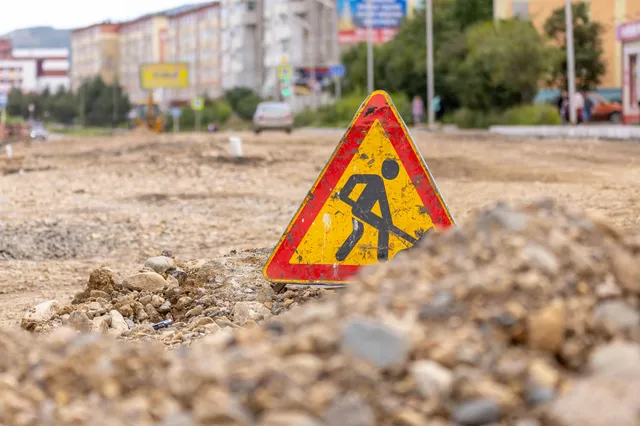 placa de aviso de construção